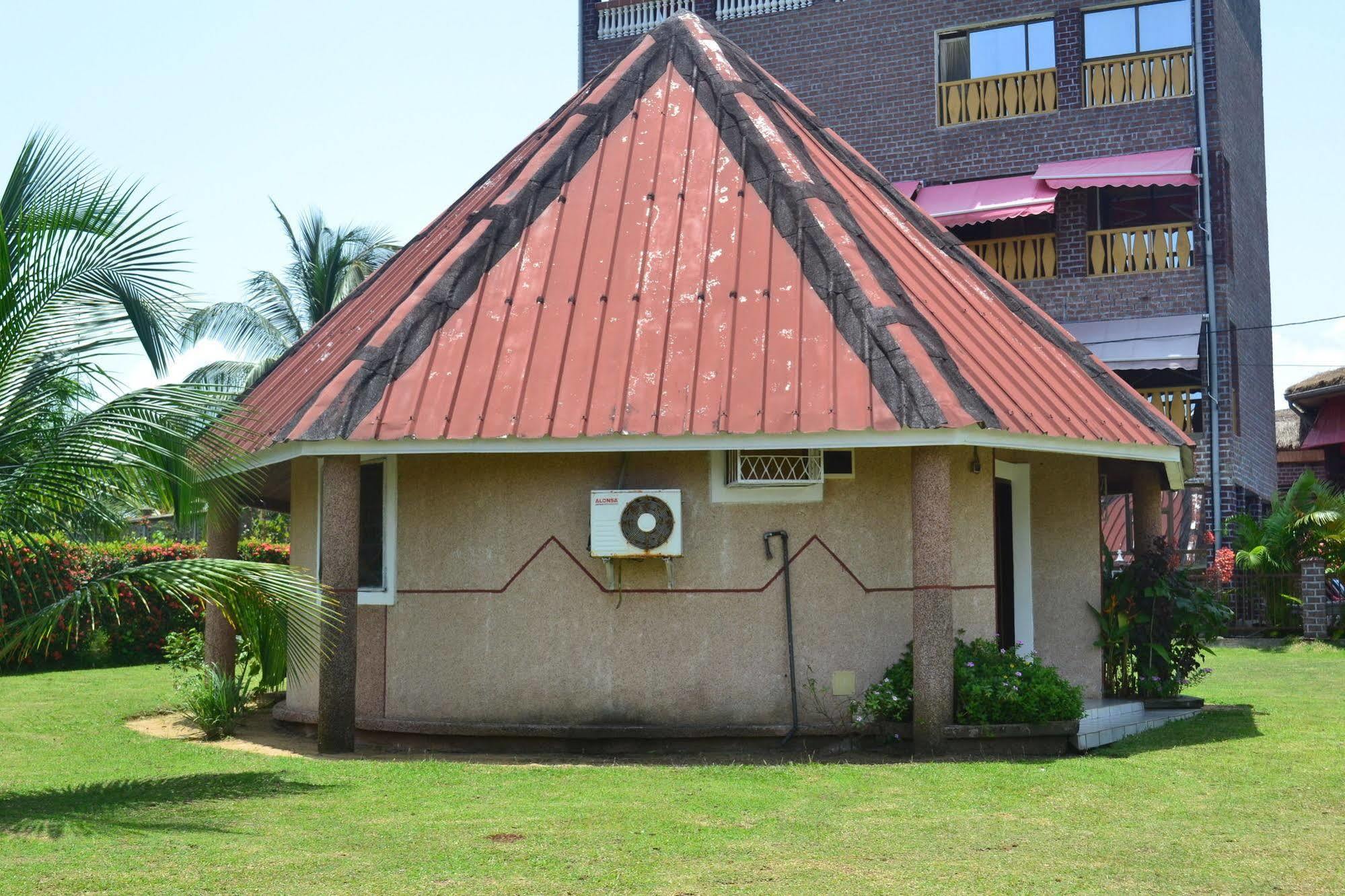 Adrien Beach Hotel Kribi Exterior photo