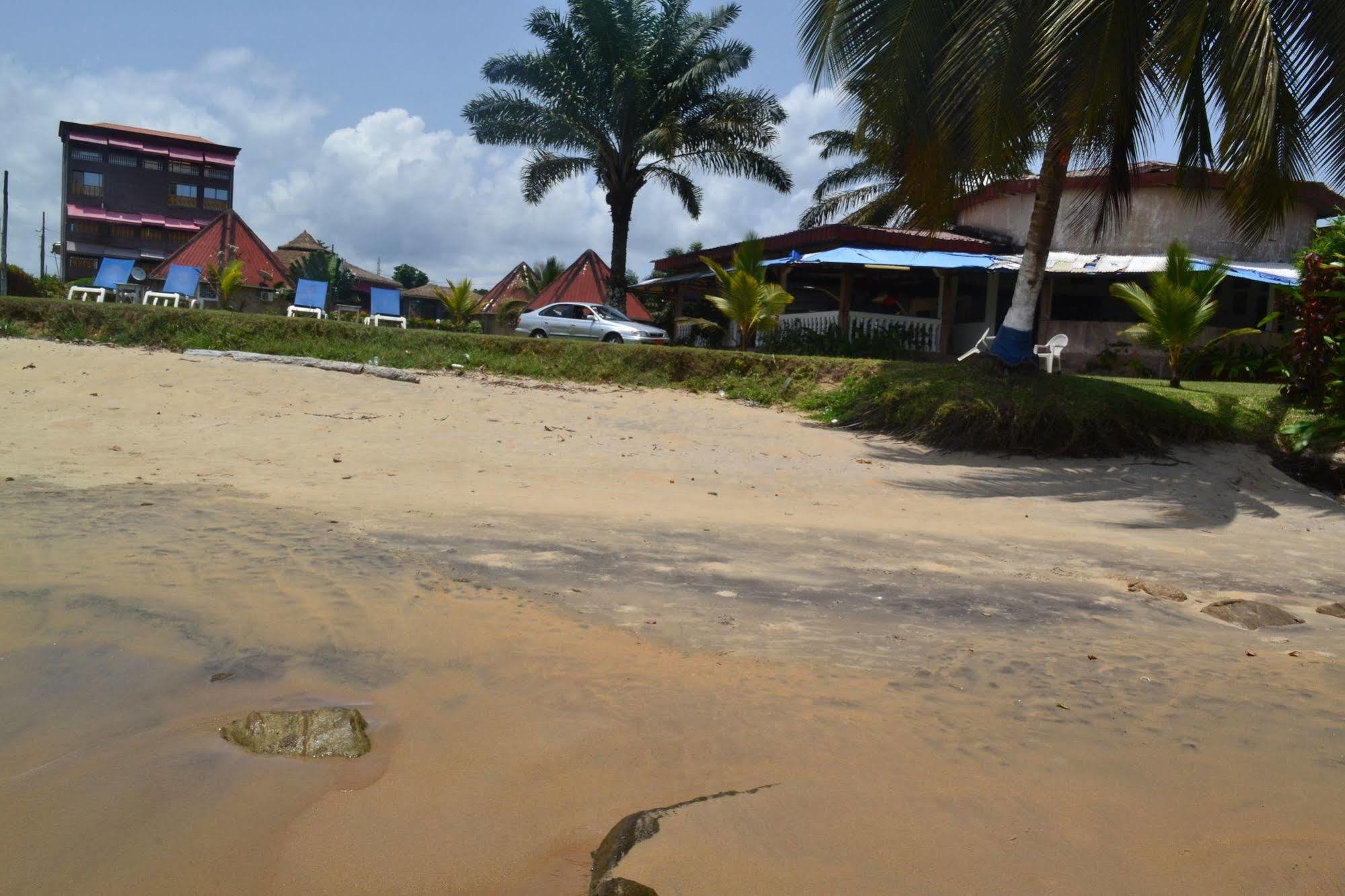 Adrien Beach Hotel Kribi Exterior photo