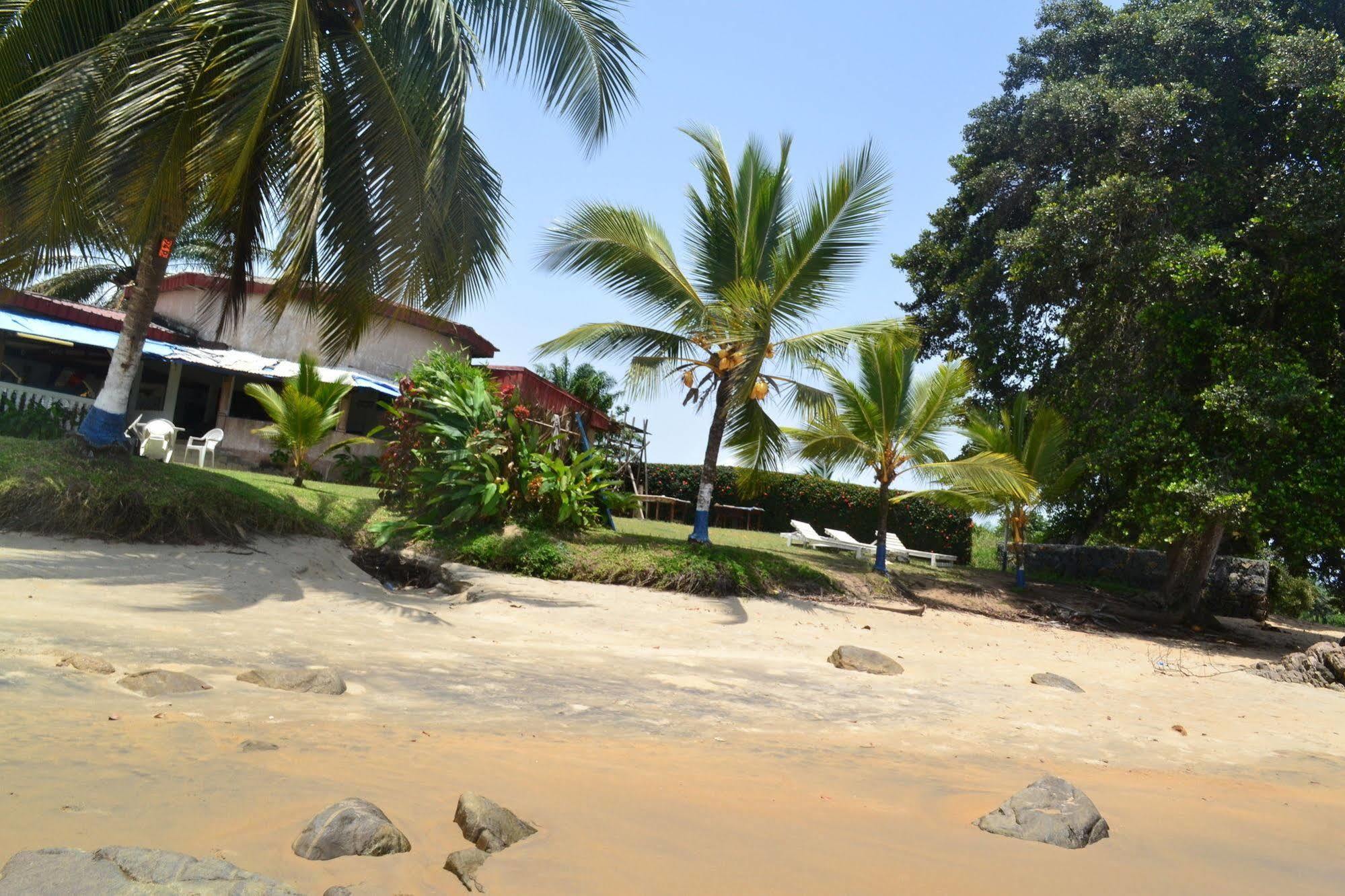 Adrien Beach Hotel Kribi Exterior photo