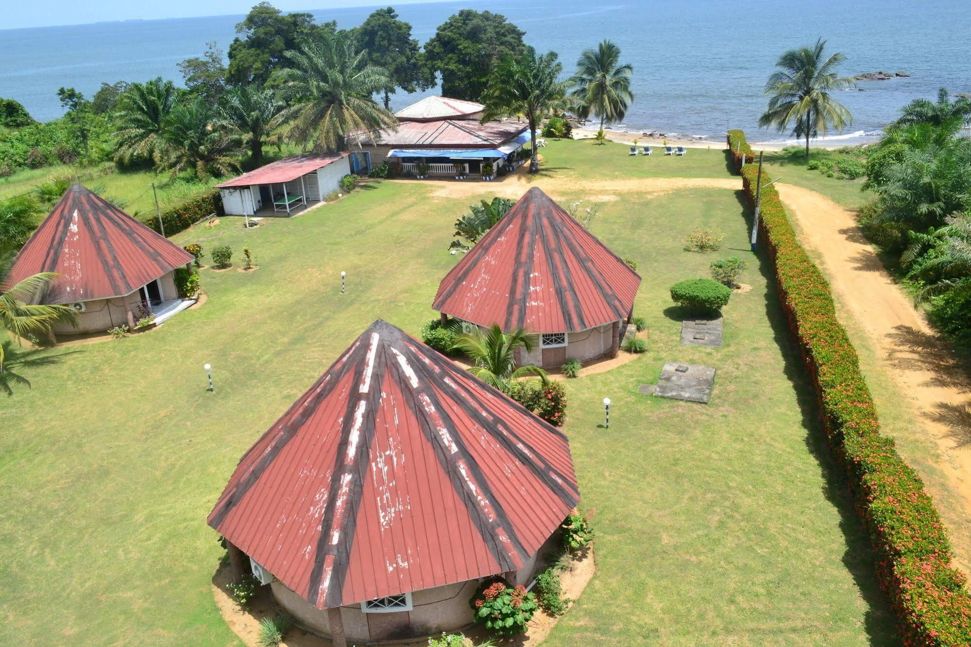 Adrien Beach Hotel Kribi Exterior photo